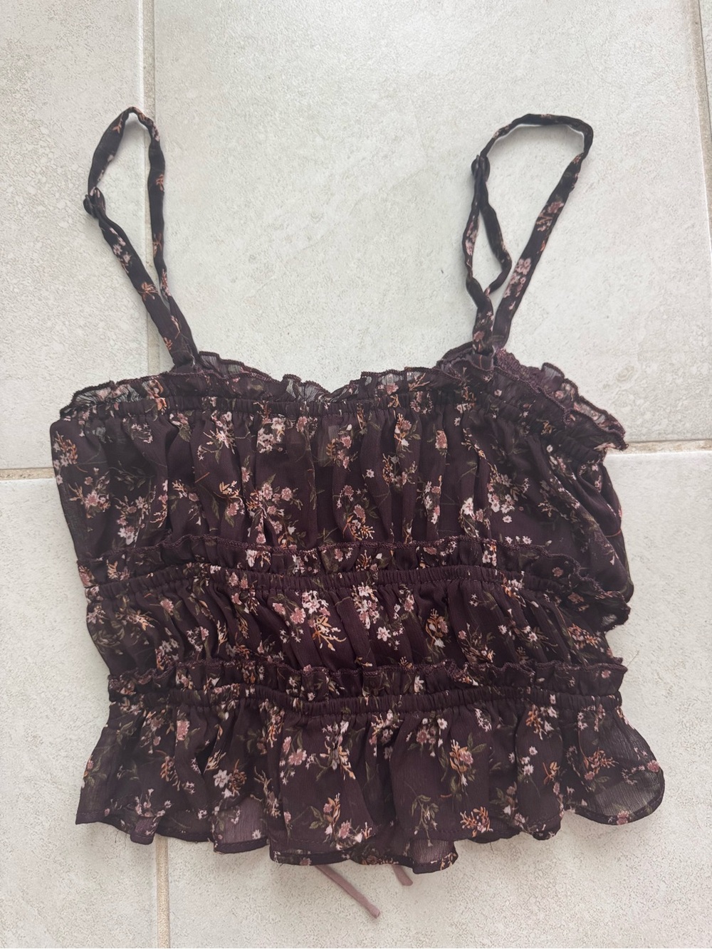 XS Floral Cami Crop Top - Picture 6 of 9